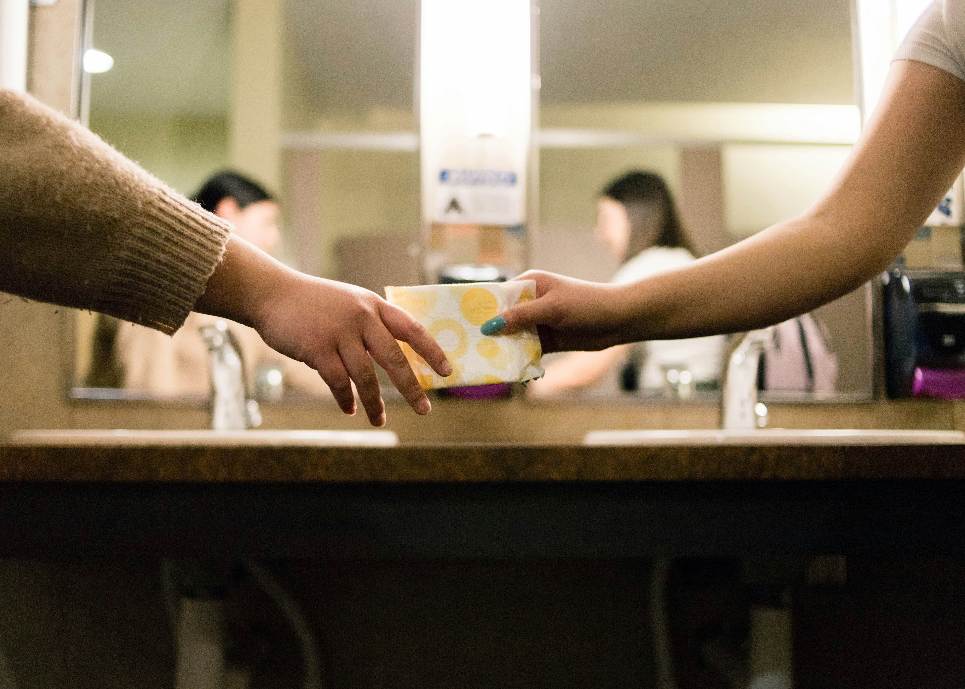 Refillable Foam Dispensers for Shared Bathrooms: Simple Organization Tips