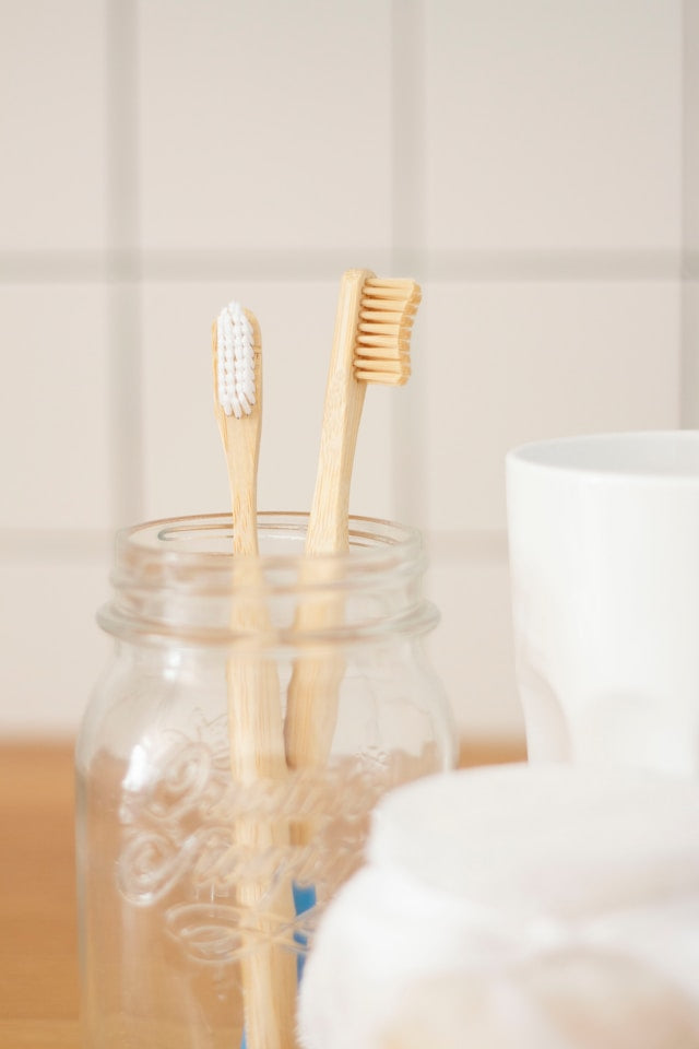 Toothbrush Holder Guide: Countertop, Wall-Mounted, and Quick-Drying Designs Compared